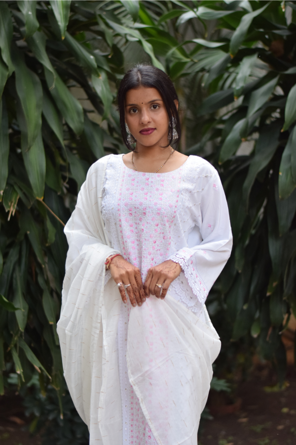 White kurta set with dupatta | kurta set online | buy online kurta set with dupatta 