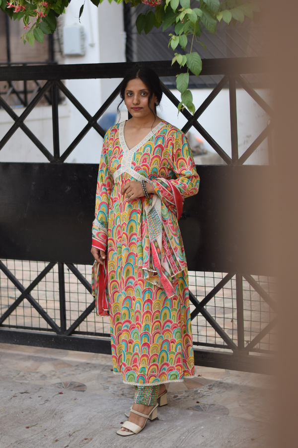 Floral Printed Kurta Set With - Lucknowi Work Border